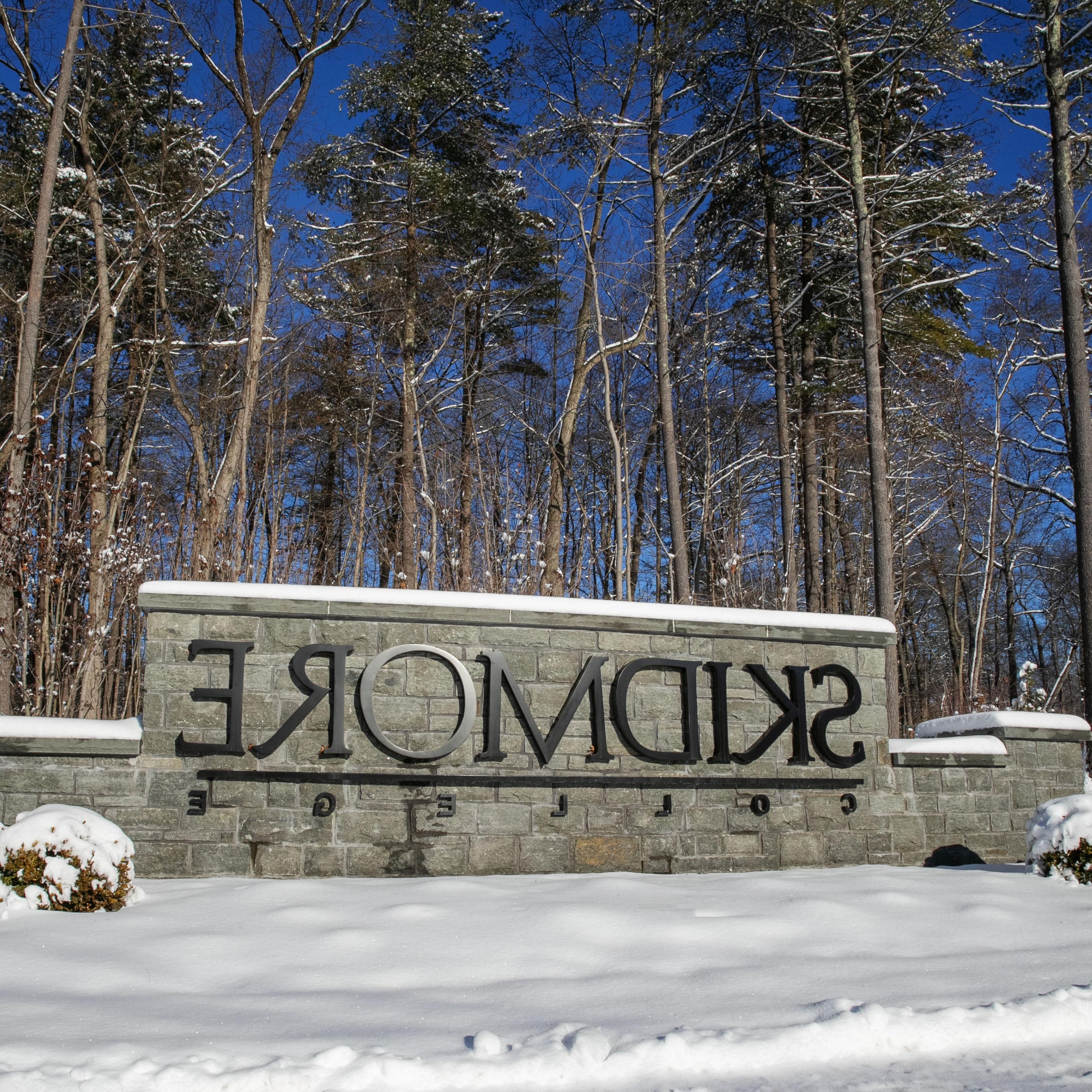 Skidmore+College+entrance+in+winter